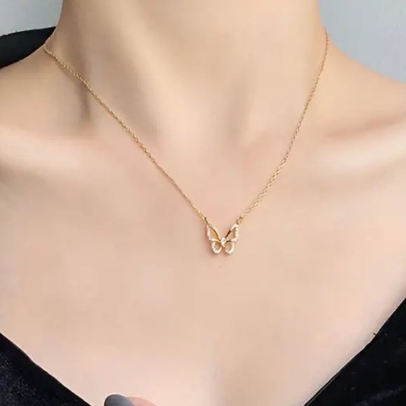 Women's Cute Fashion Golden Butterfly Pendants Necklace